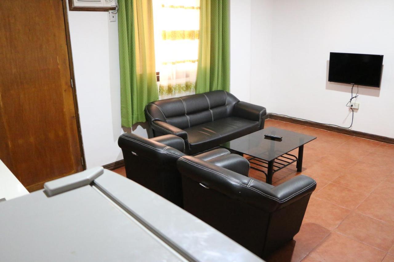 Badladz Staycation Condos بويرتو غاليرا المظهر الخارجي الصورة