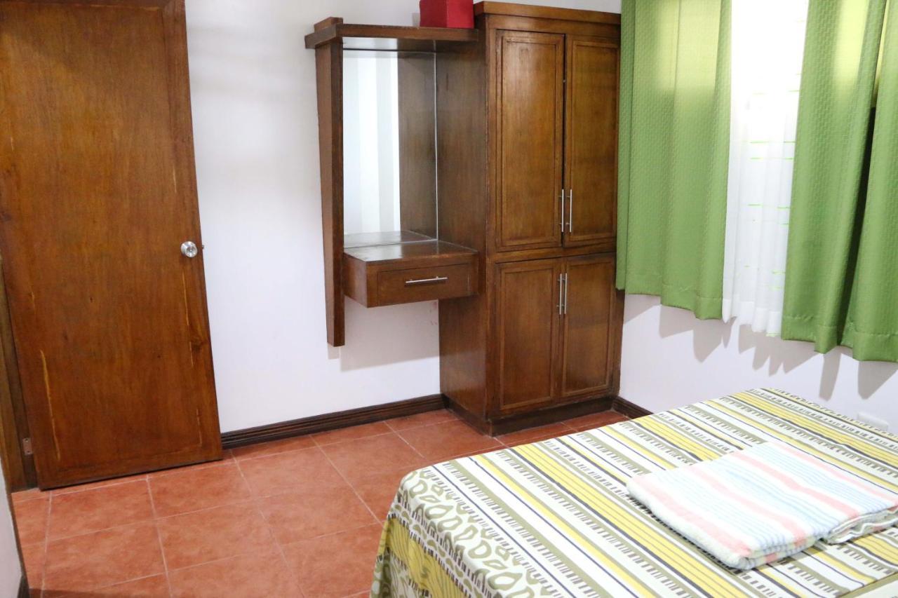Badladz Staycation Condos بويرتو غاليرا المظهر الخارجي الصورة