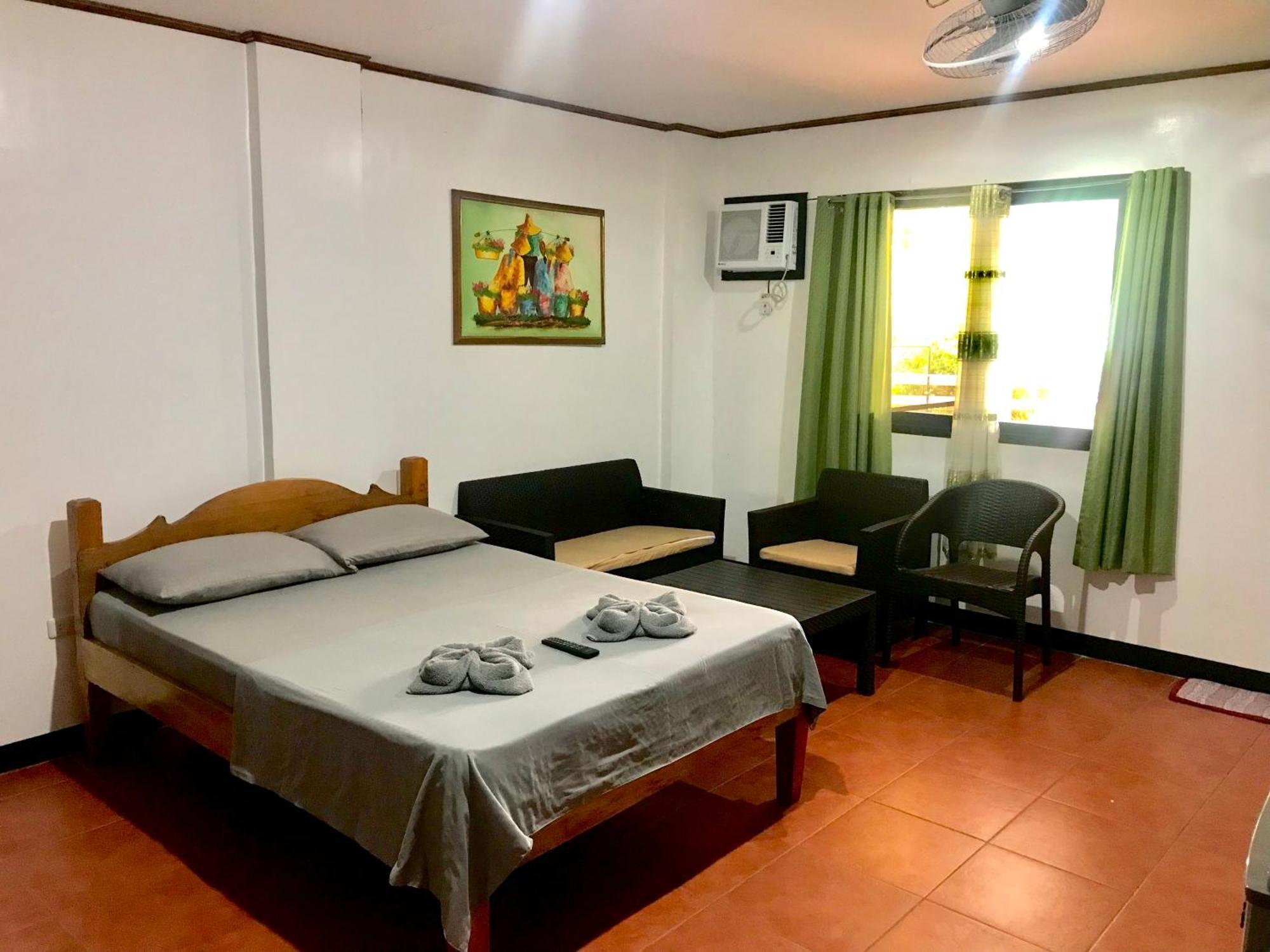 Badladz Staycation Condos بويرتو غاليرا المظهر الخارجي الصورة