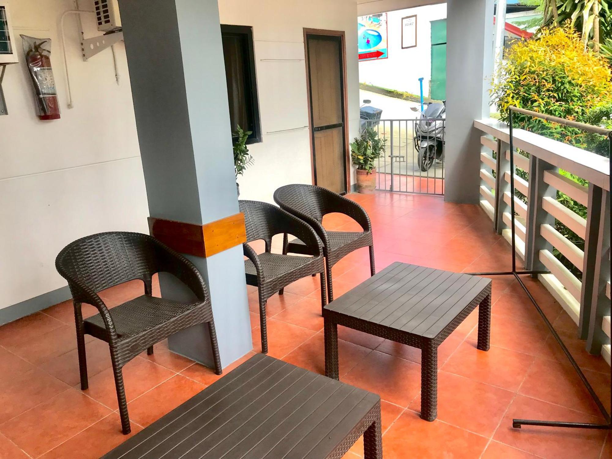 Badladz Staycation Condos بويرتو غاليرا المظهر الخارجي الصورة