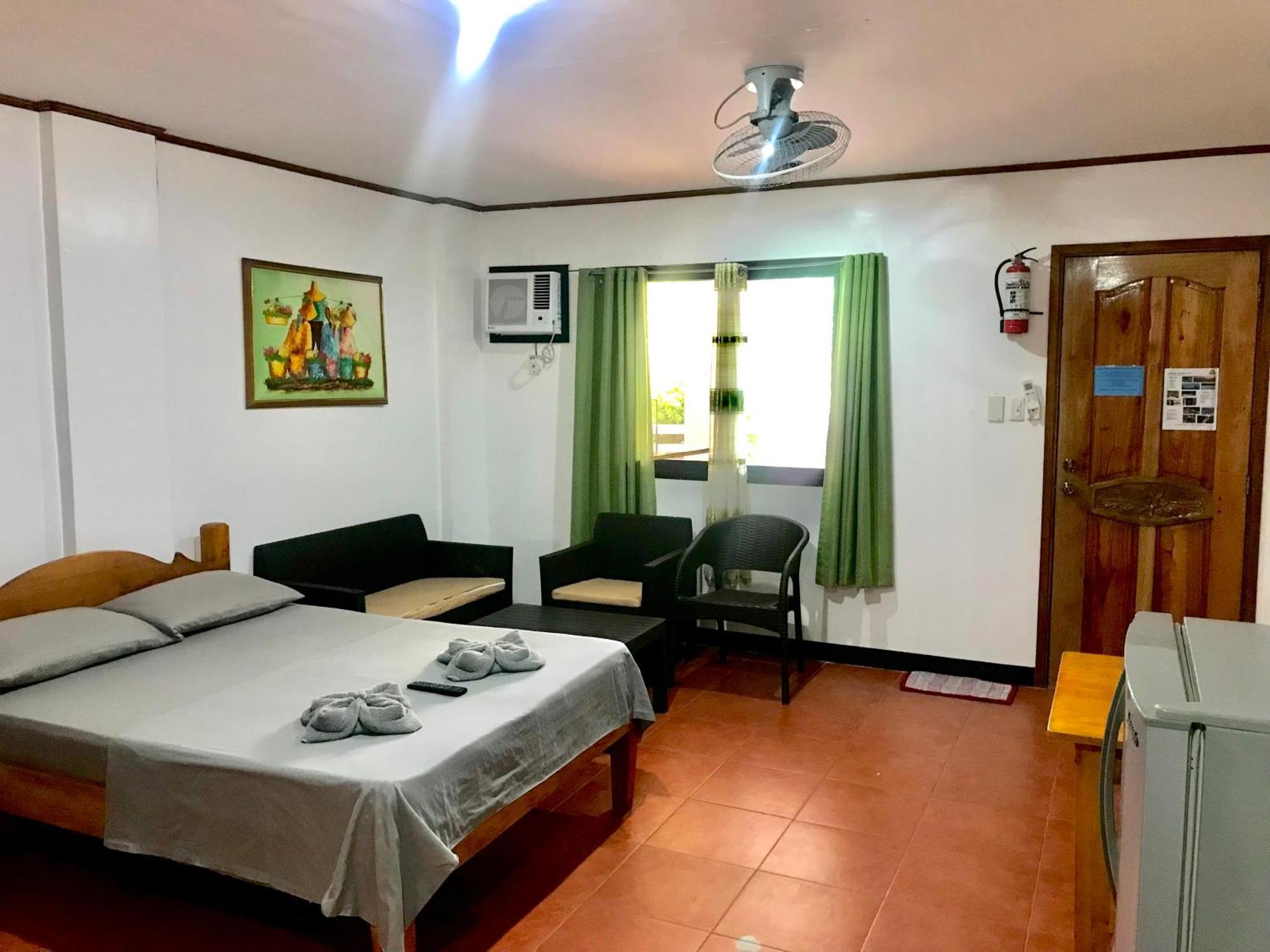 Badladz Staycation Condos بويرتو غاليرا المظهر الخارجي الصورة