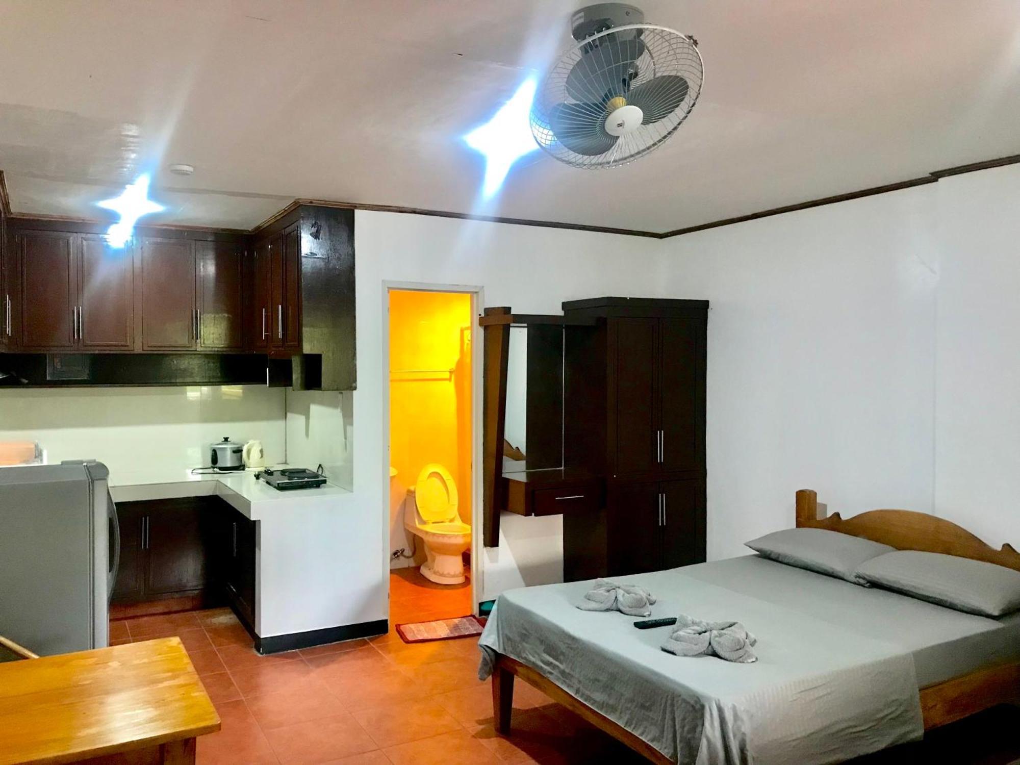 Badladz Staycation Condos بويرتو غاليرا المظهر الخارجي الصورة