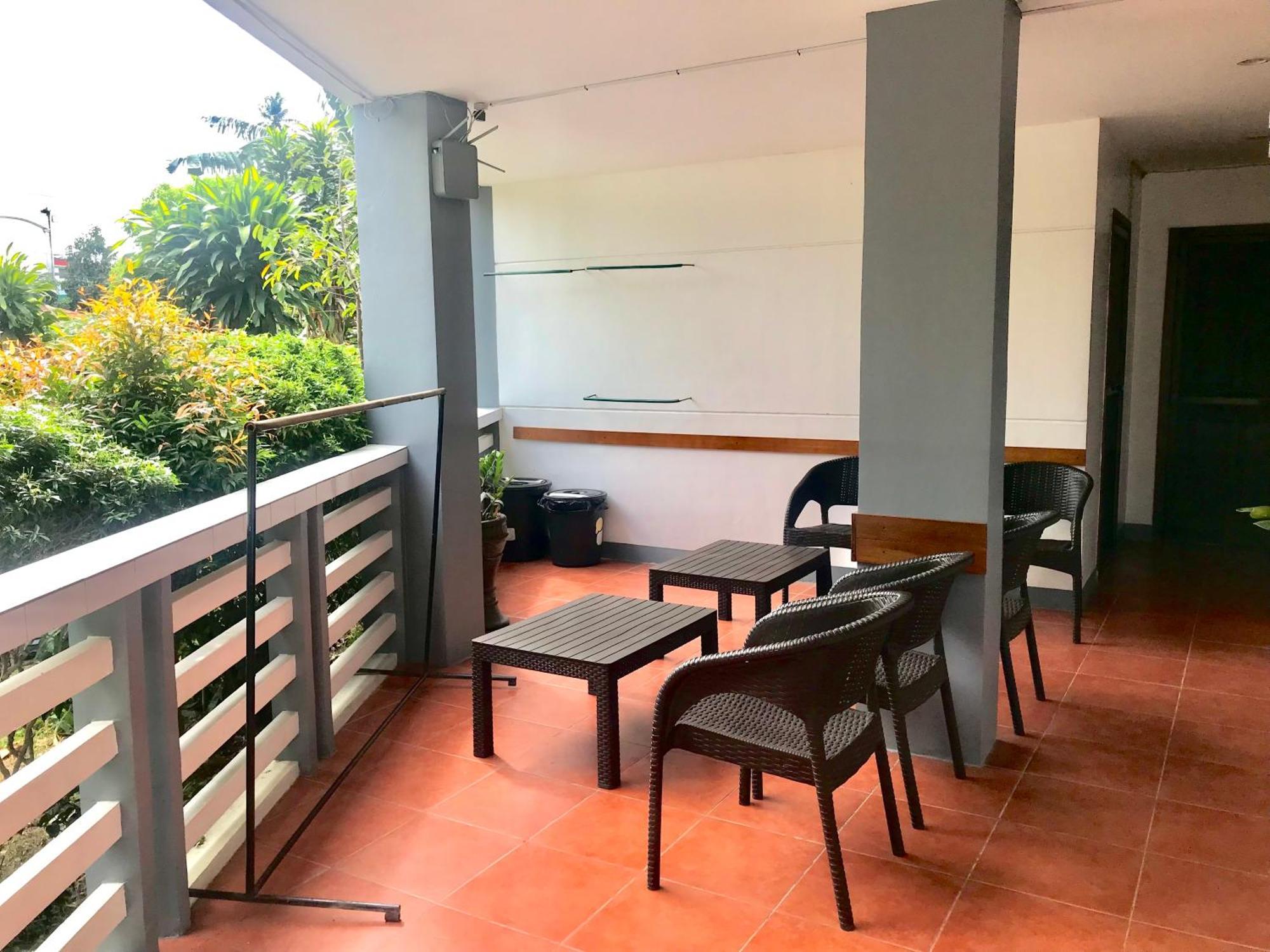 Badladz Staycation Condos بويرتو غاليرا المظهر الخارجي الصورة