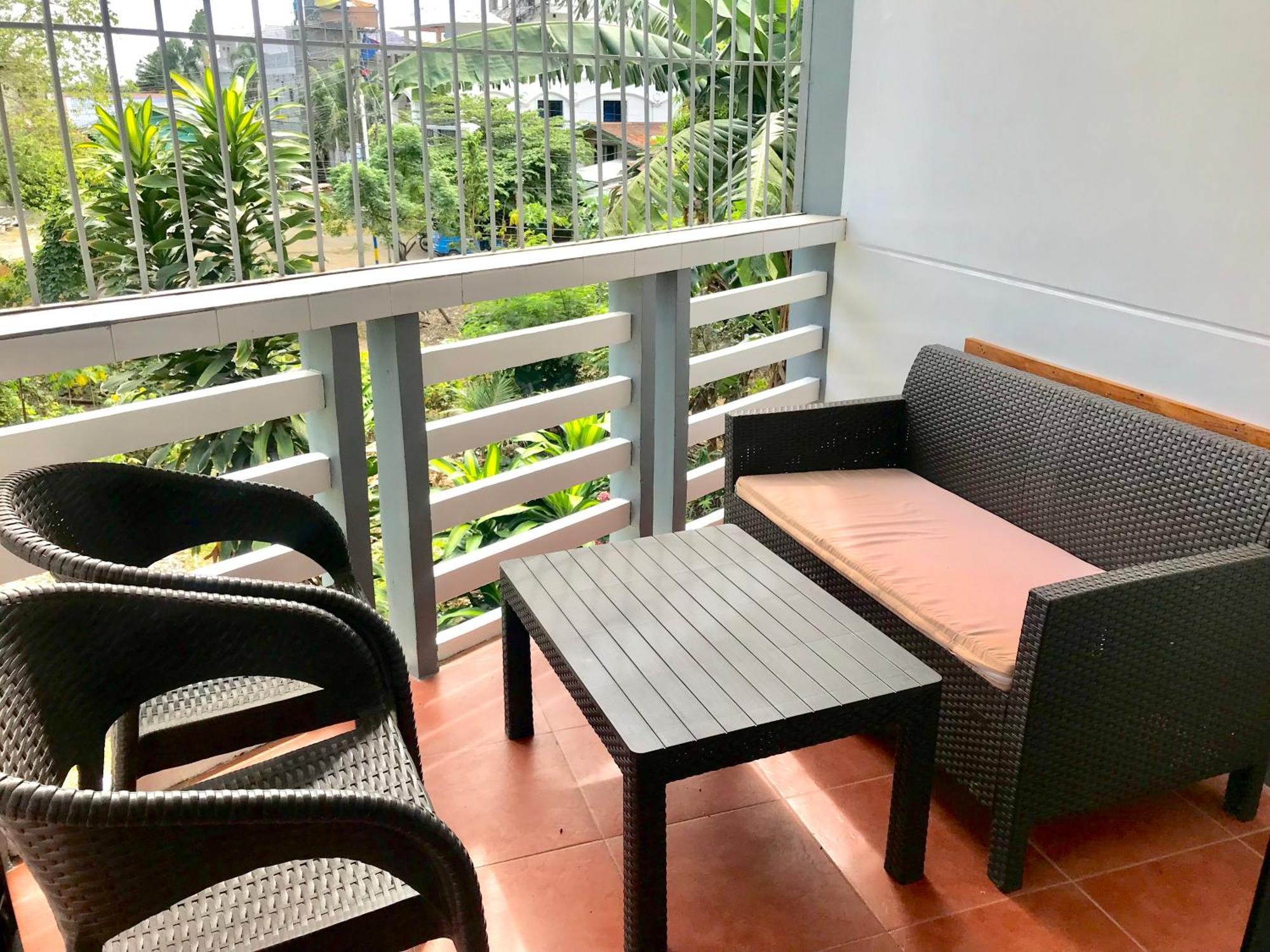 Badladz Staycation Condos بويرتو غاليرا المظهر الخارجي الصورة