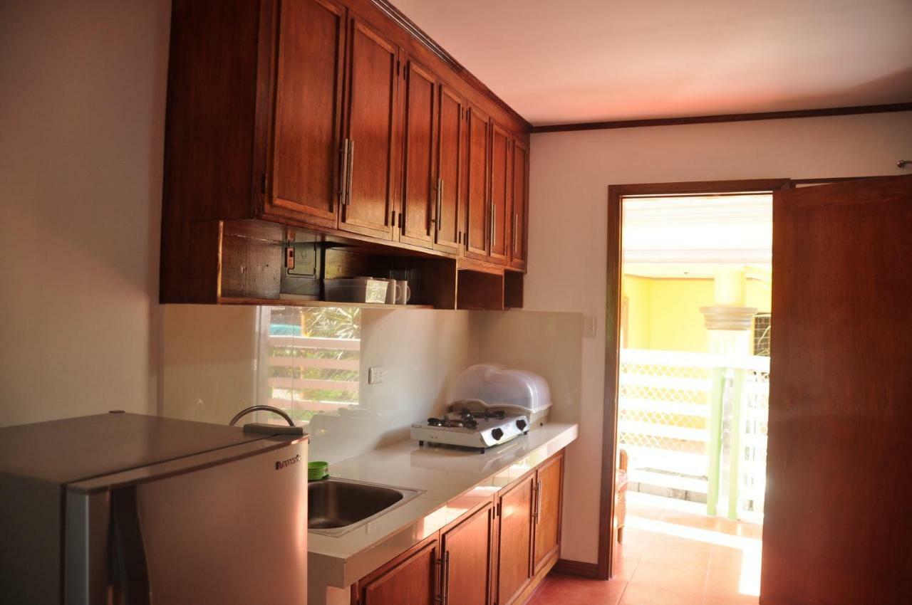 Badladz Staycation Condos بويرتو غاليرا المظهر الخارجي الصورة